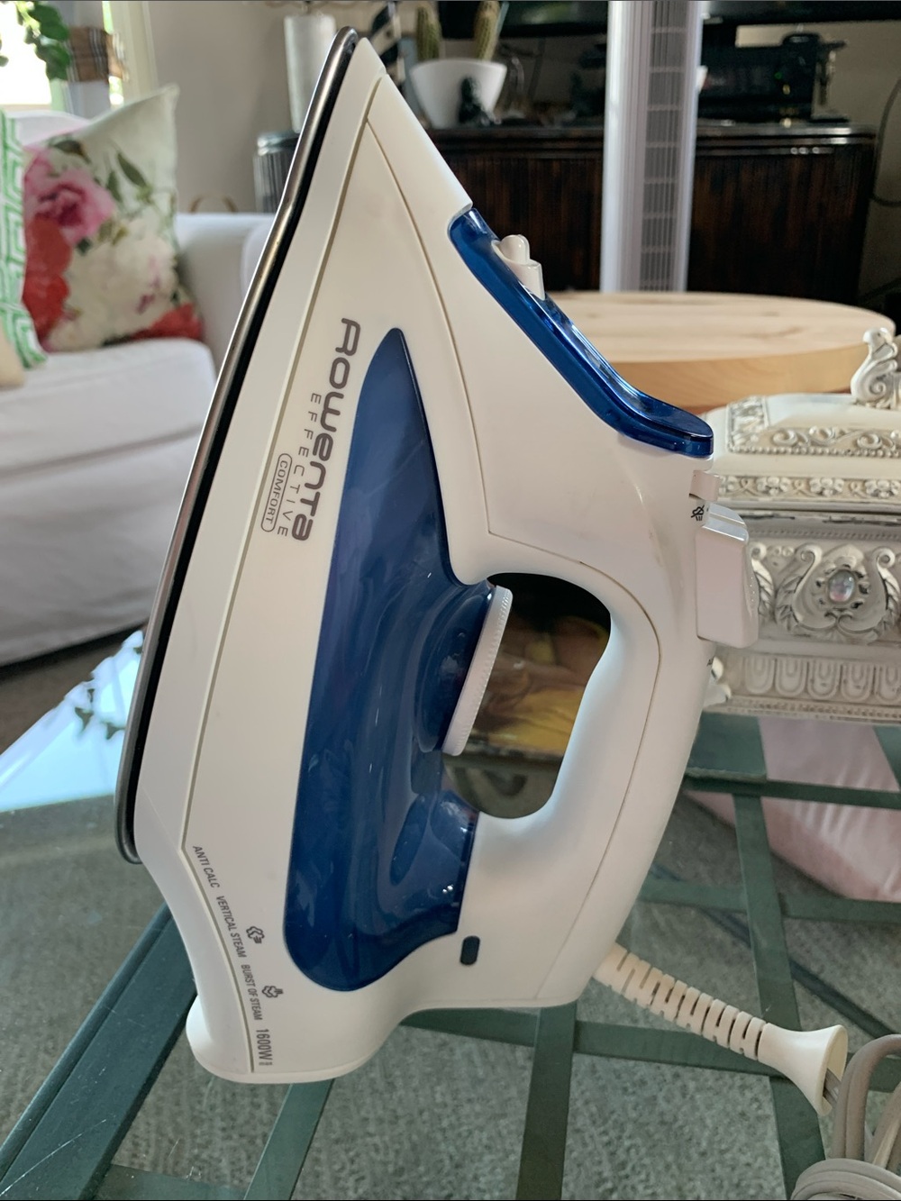 Rowenta DW2070 Effective Comfort 1600-Watt steam iron